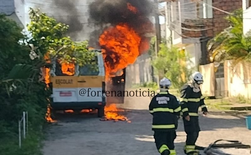 Van-escolar-e-atingida-por-incendio-em-Cruz-das-Almas-ok-e1660263444382.jpg