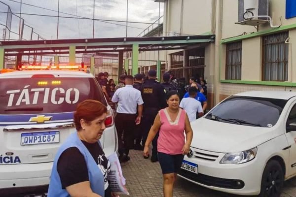 Adolescente invade escola e mata duas funcionárias a tiros no Acre