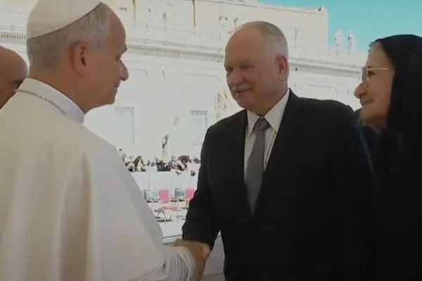 Antes de assumir presidência do STF, Fachin visita papa Leão XIV