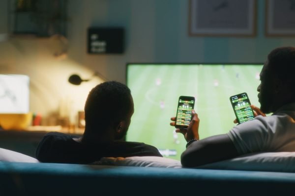Apostadores de bet em periferias buscam ajuda após vida virar pesadelo