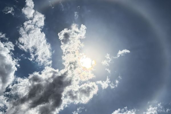 Beleza nos céus, halo solar não é sinal de chuva, diz especialista