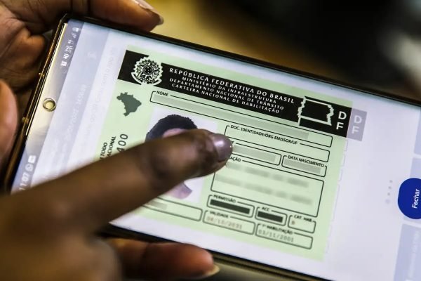 CNH vencida entre junho e setembro tem validade extra até dezembro