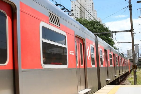 CPTM assumirá operação de linhas que falharam e causaram caos em SP