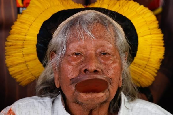 Cacique Raoni, de 94 anos, recebe cuidados paliativos em Mato Grosso
