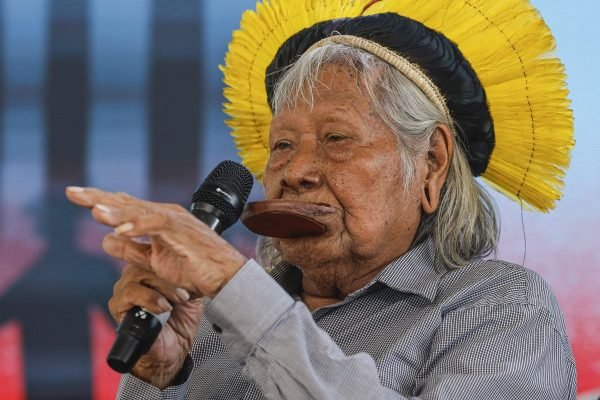 Cacique Raoni volta a ser internado no Mato Grosso, em estado grave