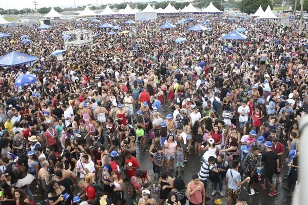 Carnaval requer prevenção de acidentes com rede elétrica, diz Abradee