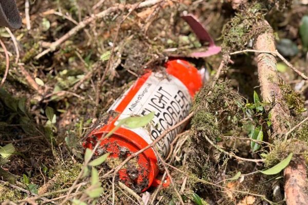 Cenipa recupera caixa preta de helicóptero que levava cantor Rick