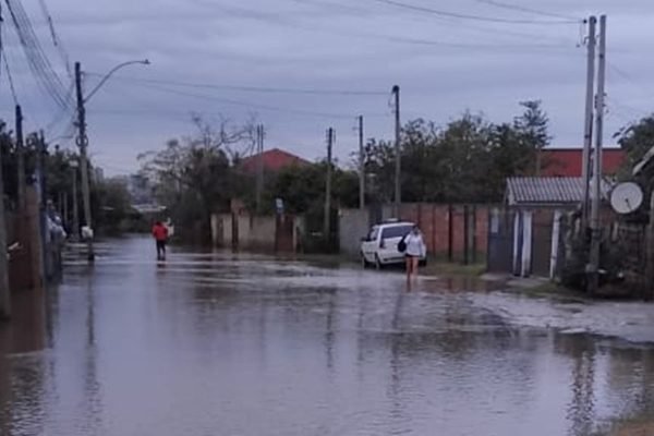 Chuvas fortes causam estragos no noroeste do Rio Grande do Sul