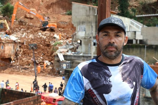 Com medo de novo deslizamento em MG, pedreiro cobra moradia digna