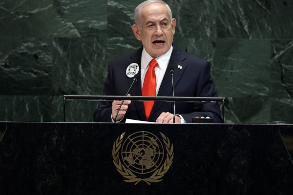 Delegações deixam cadeiras vazias durante discurso de Netanyahu na ONU