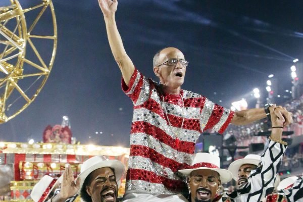 Desfile das campeãs celebra hoje o carnaval do Rio