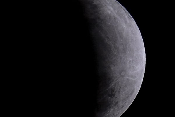 Eclipse parcial da Lua nesta quinta-feira será visto em todo o Brasil