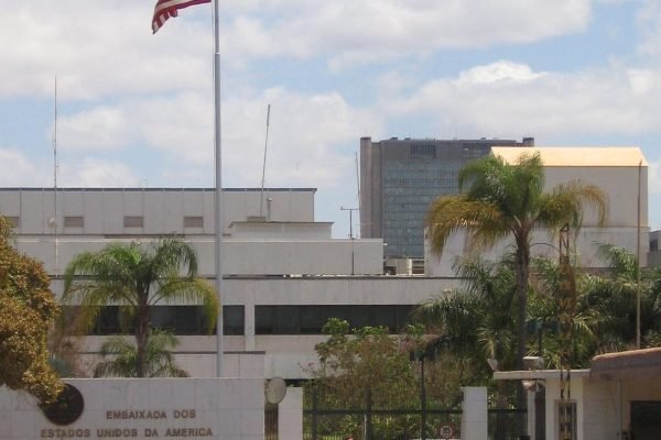 Embaixada dos EUA republica críticas a Moraes nas redes sociais
