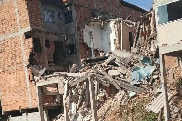 Explosão de botijão de gás causa interdição de 13 casas em São Paulo