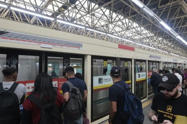 Governo de SP diz que não haverá demissões de funcionários da CPTM
