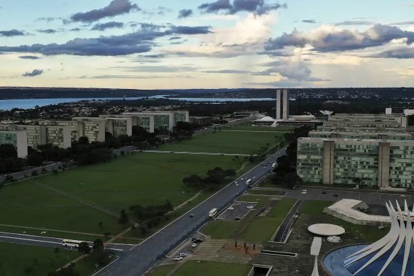 Governo define horário de expediente em jogos do Brasil na Copa