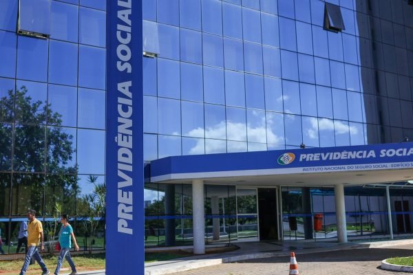 Governo prorroga até março prazo para pedido de ressarcimento do INSS