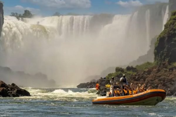 Holandês morre durante passeio de barco nas Cataratas do Iguaçu