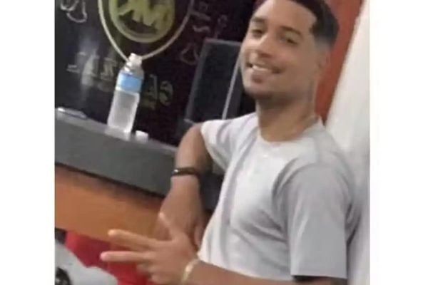 Homem que matou mulher em joalheria deixa hospital e é preso