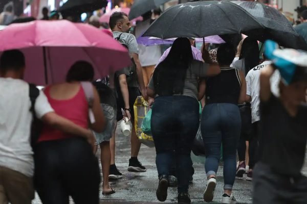 Inmet alerta para chuvas fortes no Sudeste e no Paraná