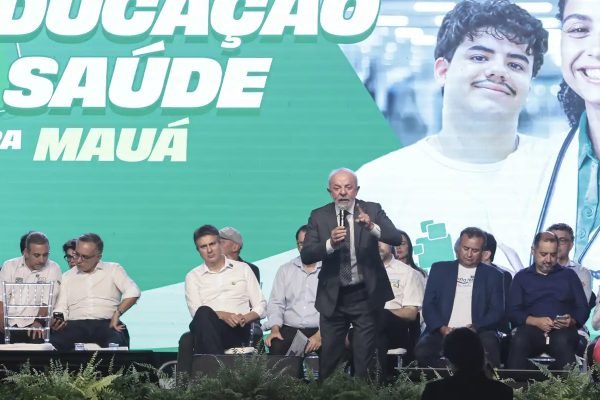 Lula defende educação para o combate à violência contra mulher
