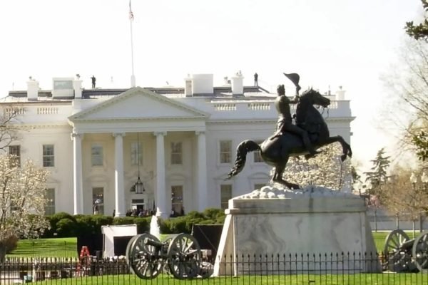 Lula diz que viajará a Washington em março para encontro com Trump