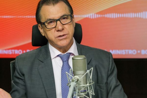 Marinho defende mobilização popular como pressão contra escala 6 por 1