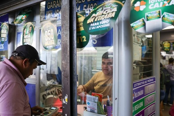 Mega-Sena acumula e prêmio principal vai para R$ 17 milhões