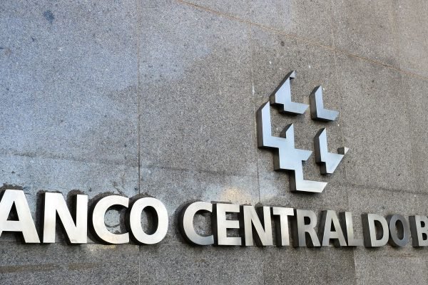 Mercado financeiro reduz previsão da inflação para 4,81%