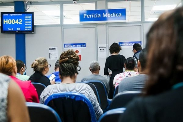 Ministro da Previdência anuncia o fim da fila de espera no INSS