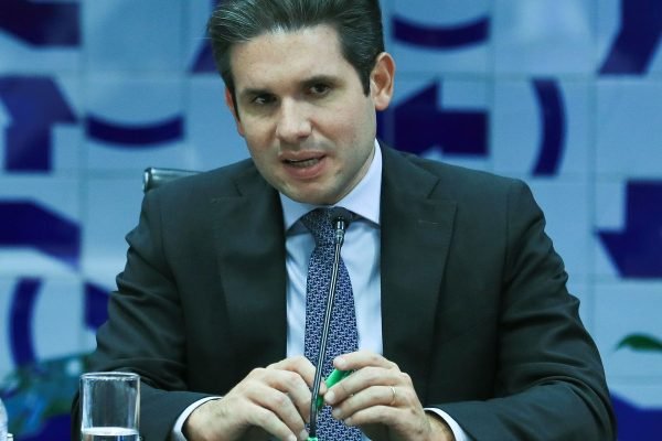 Motta defende PEC da Blindagem e diz que debate foi distorcido