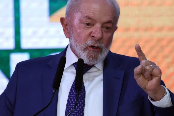 Na Ilha de Marajó, Lula inaugura creche que ficou com obra paralisada