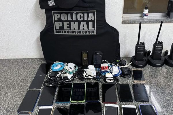 Operação Mute apreendeu 8,5 mil celulares em presídios desde 2023
