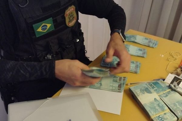 Operação desarticula em SP organização de tráfico de drogas