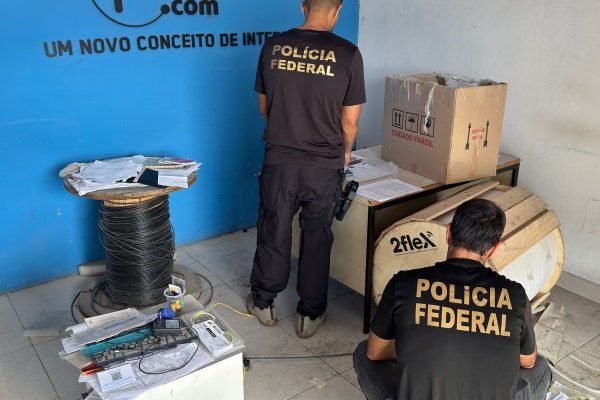 Operação prende suspeitos de monopólio ilegal de internet em Cabo Frio