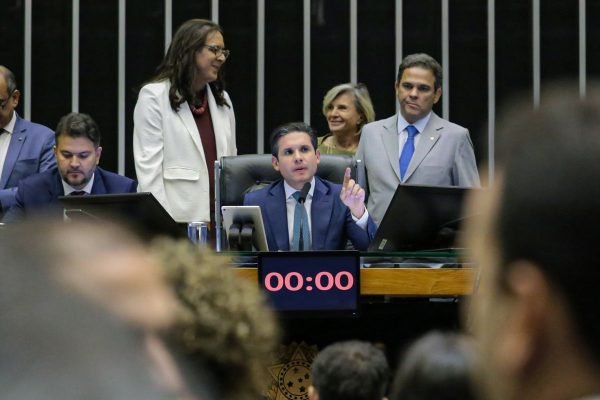 PEC da Blindagem pode barrar ações contra corrupção no uso de emendas