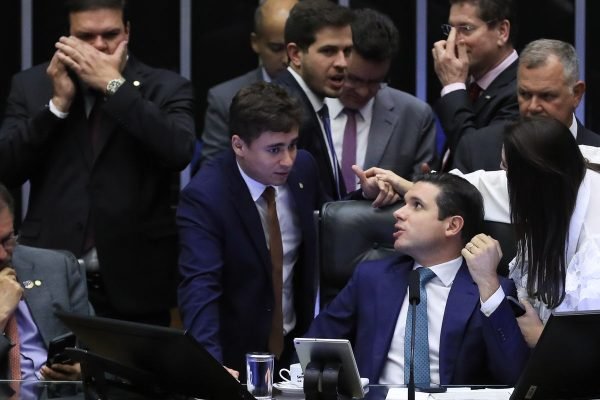 PEC da Blindagem se estenderá a deputados estaduais e distritais