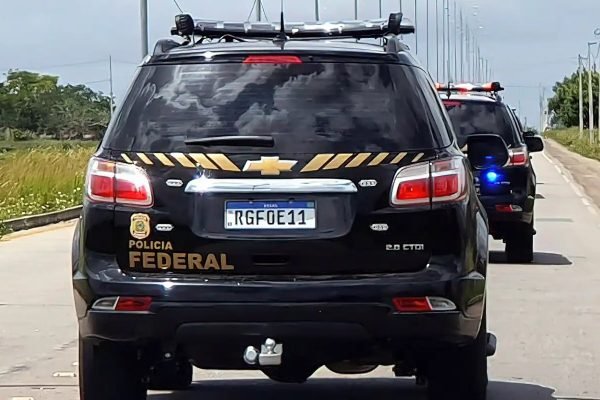 PF apreende mais de uma tonelada de maconha em rodovia paulista