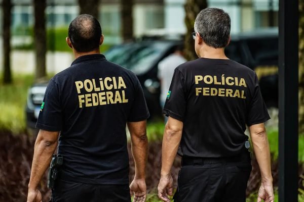 PF faz ação contra apologia ao nazismo no interior do Rio de Janeiro