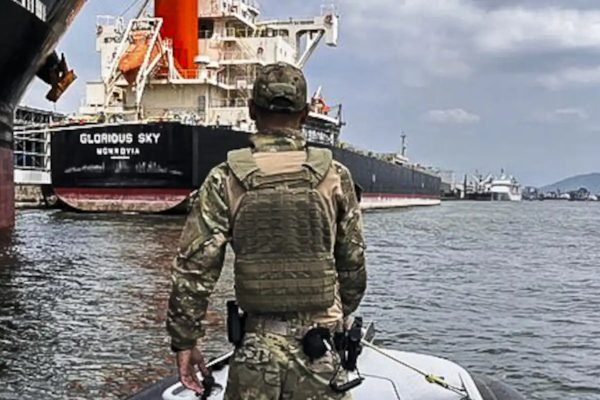 PF faz operação para combater tráfico de drogas no Porto de Santos