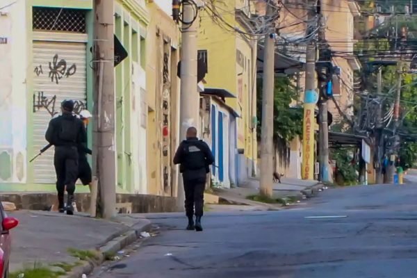 PM do RJ prende 13 em ação contra Comando Vermelho; 4 morreram