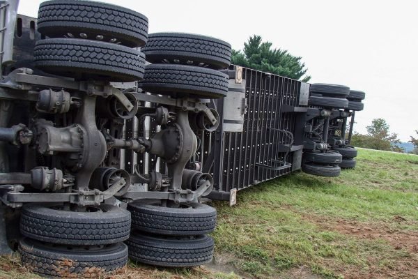 PRF registra 84 mortes e 1.167 feridos nas estradas durante feriado
