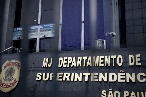 Pai de Daniel Vorcaro é preso na 6ª fase da operação Compiance Zero