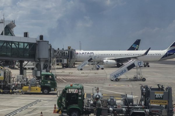 Petrobras reajusta preço médio do querosene de aviação em 11,76%