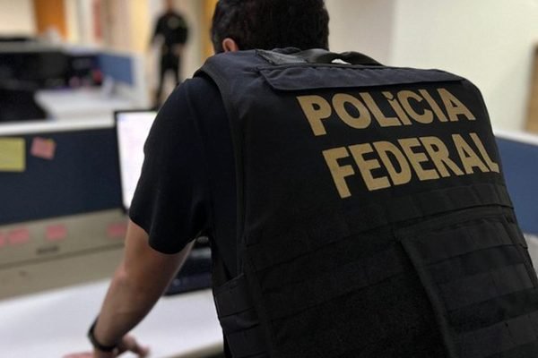 Polícia Federal faz operação em SP contra fraudes na Caixa