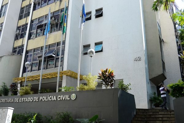 Polícia do Rio faz operações para prender dezenas de integrantes do CV