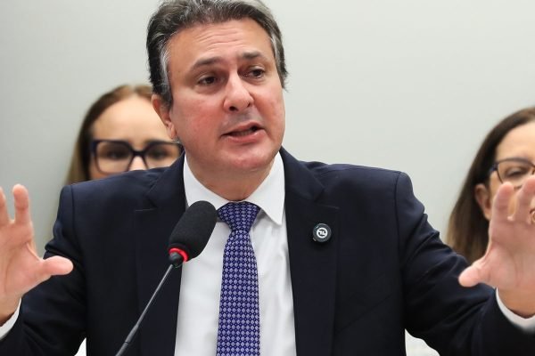 População deve cobrar Câmara sobre PEC da Blindagem, diz ministro