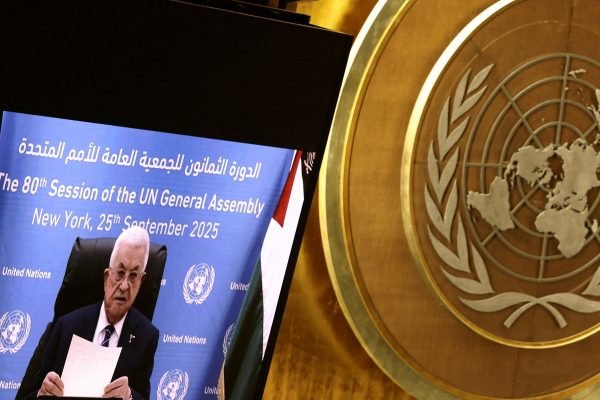 Proibido de ir aos EUA, Abbas pede apoio da ONU para Estado Palestino