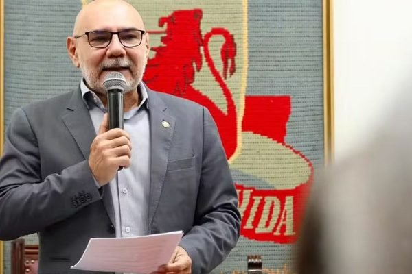 Reitor da UFPE estima prejuízo de incêndio em cerca R$ 100 milhões