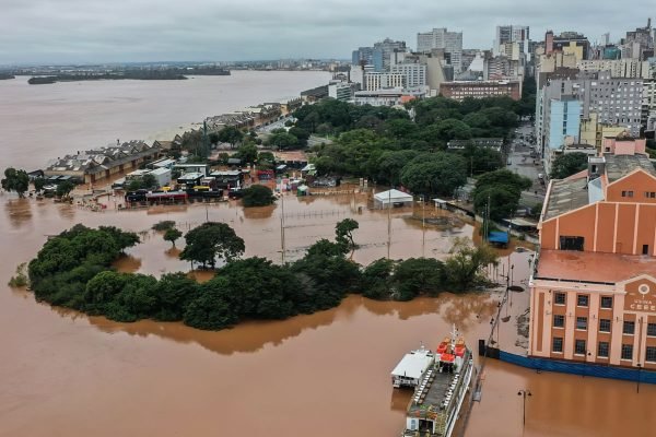 Rio Guaíba se aproxima da cota de alerta da Defesa Civil